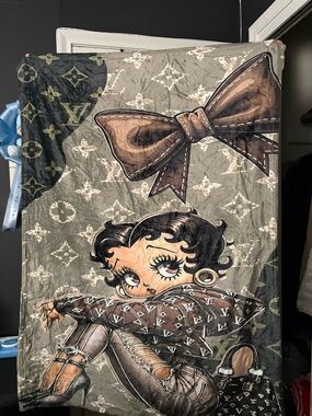 Betty Boop Graphic Throw Blanket with Monogram Motif - Gray & Brown